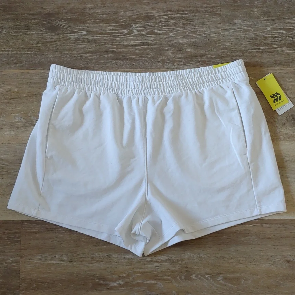 NWT All in Motion Women's French Terry Shorts White Size XL